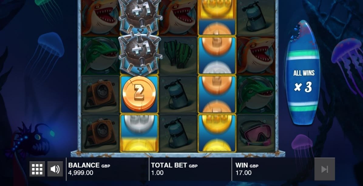 Razor Shark -pelinäkymä: Shark Bonus, Mystery Stackit nostavat voittokerrointa ja Razor Reveal paljastaa kultaiset kerroinlantit
